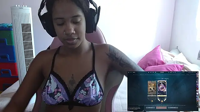 TiffanyRoouse online show from 18, 1, 2025