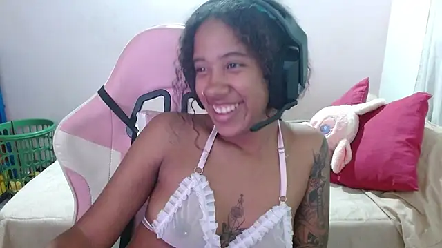 TiffanyRoouse online show from 18, 3, 2025