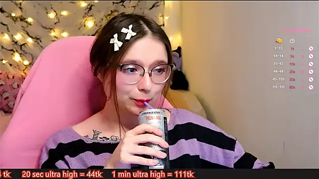 Snapshot of me__hanna chatting on 30, 1, 2025 me hanna online show from 30, 1, 2025