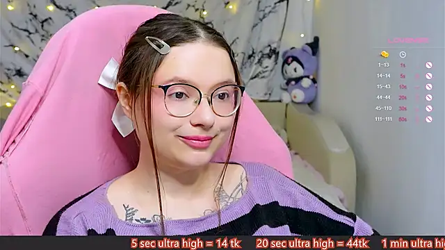 Snapshot of me__hanna chatting on 4, 2, 2025 me hanna online show from 4, 2, 2025