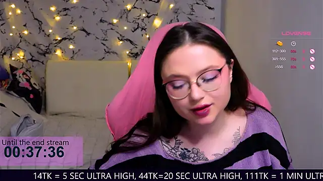 Snapshot of me__hanna chatting on 28, 2, 2025 me hanna online show from 28, 2, 2025