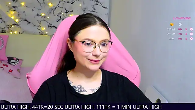 Snapshot of me__hanna chatting on 6, 3, 2025 me hanna online show from 6, 3, 2025