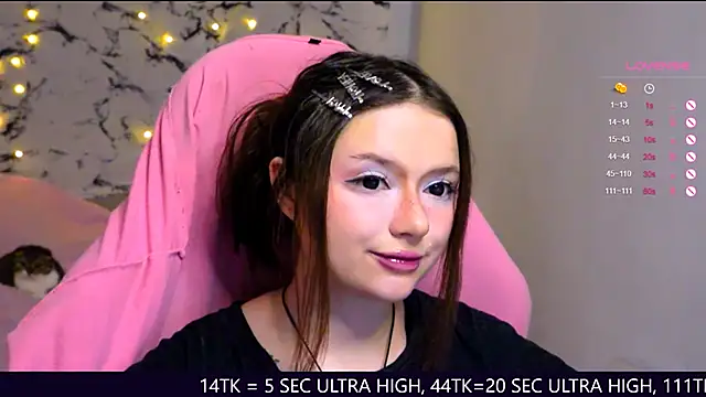 Snapshot of me__hanna chatting on 11, 3, 2025 me hanna online show from 11, 3, 2025