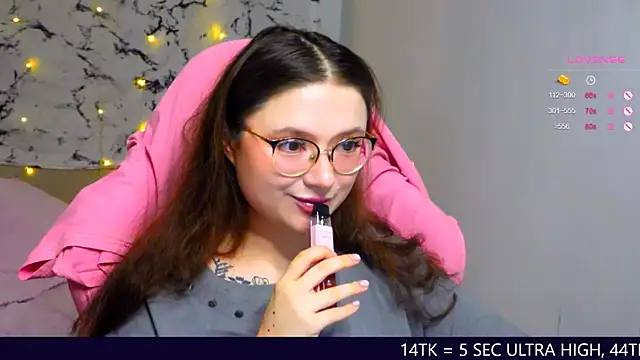 Snapshot of me__hanna chatting on 20, 3, 2025 me hanna online show from 20, 3, 2025