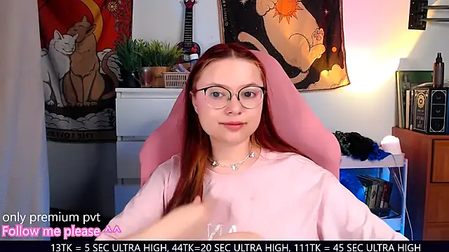 Snapshot of me__hanna chatting on 27, 9, 2025 me hanna online show from 27, 9, 2025