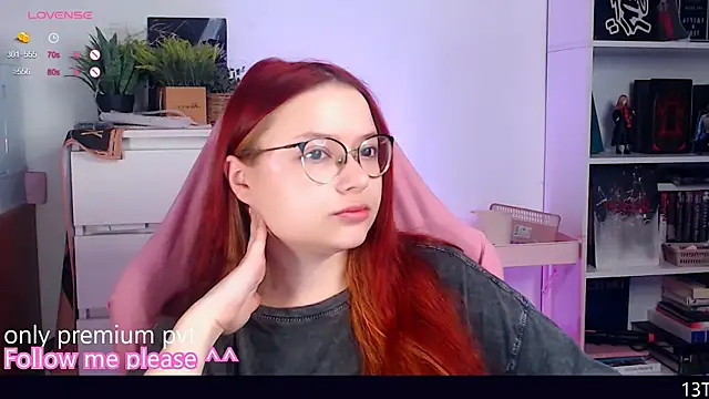 Snapshot of me__hanna chatting on 11, 11, 2025 me hanna online show from 11, 11, 2025