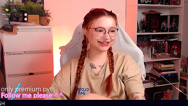 Snapshot of me__hanna chatting on 14, 11, 2025 me hanna online show from 14, 11, 2025