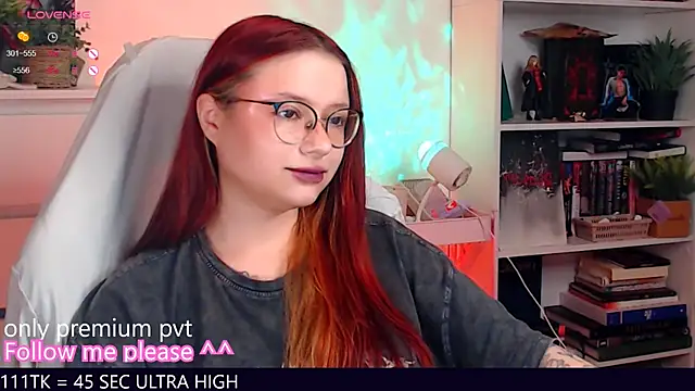 Snapshot of me__hanna chatting on 18, 11, 2025 me hanna online show from 18, 11, 2025