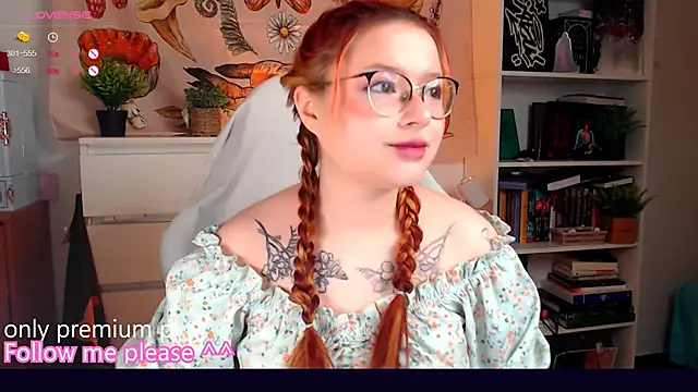 Snapshot of me__hanna chatting on 28, 11, 2025 me hanna online show from 28, 11, 2025