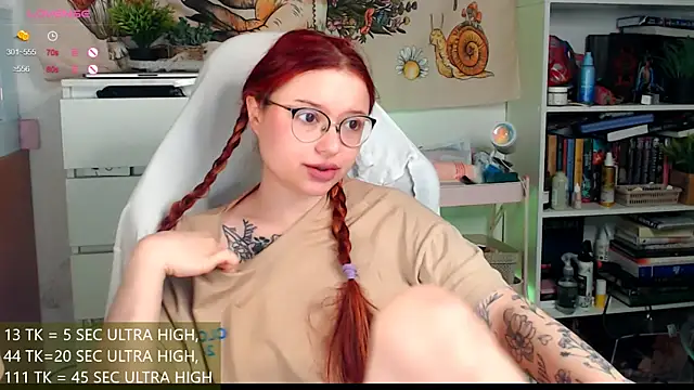 Snapshot of me__hanna chatting on 16, 12, 2025 me hanna online show from 16, 12, 2025