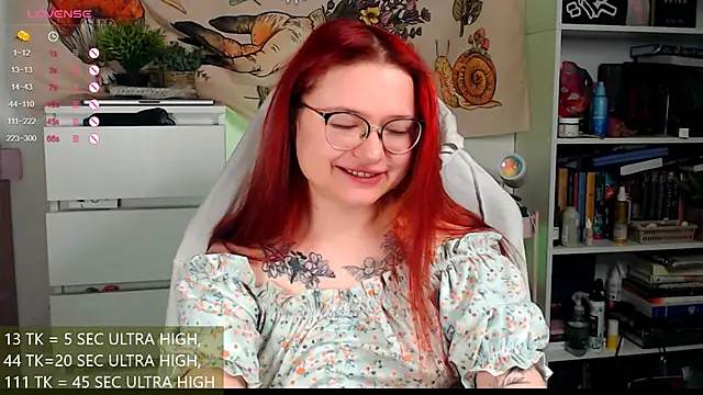 Snapshot of me__hanna chatting on 18, 12, 2025 me hanna online show from 18, 12, 2025