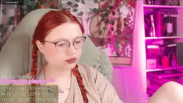 Snapshot of me__hanna chatting on 18, 6, 2026 me hanna online show from 18, 6, 2026