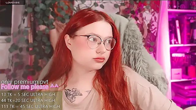 Snapshot of me__hanna chatting on 20, 6, 2026 me hanna online show from 20, 6, 2026