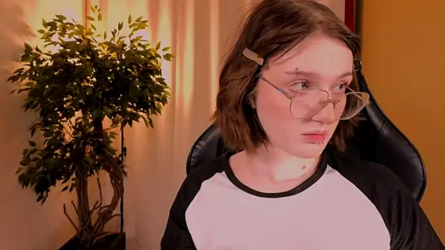 Snapshot of ELLIEJAY chatting on 30, 11, 2025 ELLIEJAY online show from 30, 11, 2025