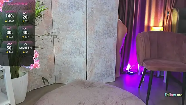 NicoleSteph online show from 17, 3, 2025