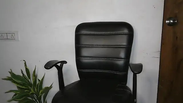 Suzie darling online show from 5, 10, 2025