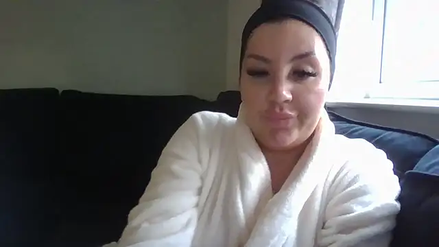 Snapshot of magical_mia chatting on 22, 1, 2025 magical mia online show from 22, 1, 2025