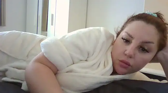 Snapshot of magical_mia chatting on 1, 2, 2025 magical mia online show from 1, 2, 2025