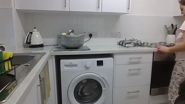 Snapshot of magical_mia chatting on 16, 2, 2025 magical mia online show from 16, 2, 2025