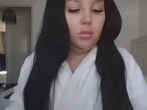 Snapshot of magical_mia chatting on 5, 3, 2025 magical mia online show from 5, 3, 2025