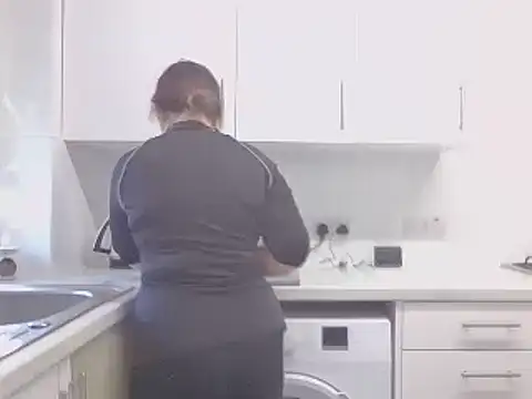 Snapshot of magical_mia chatting on 19, 3, 2025 magical mia online show from 19, 3, 2025