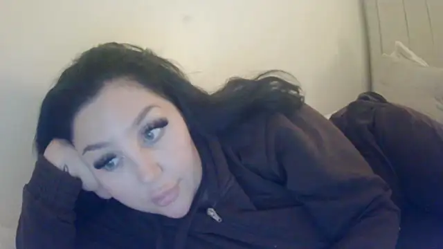 Snapshot of magical_mia chatting on 8, 10, 2025 magical mia online show from 8, 10, 2025