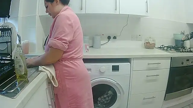 Snapshot of magical_mia chatting on 12, 11, 2025 magical mia online show from 12, 11, 2025