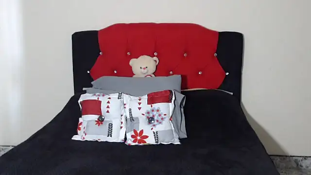 Crystal milkmature online show from 12, 3, 2025