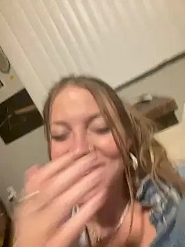 molly witha chance online show from 21, 9, 2025