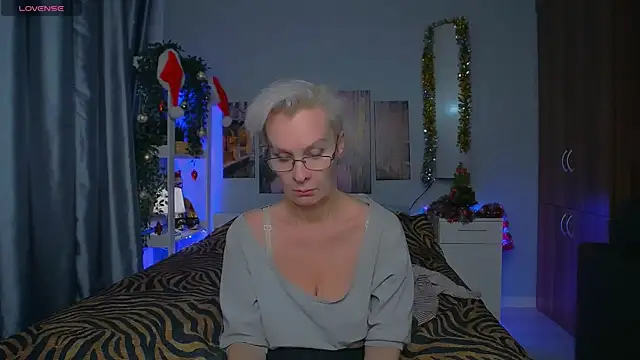 HelgaHimmell online show from 5, 1, 2025