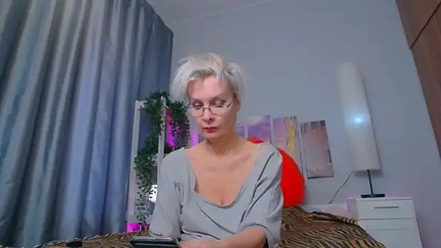 HelgaHimmell online show from 15, 2, 2025