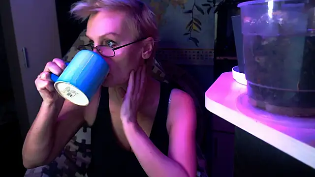 HelgaHimmell online show from 6, 4, 2026