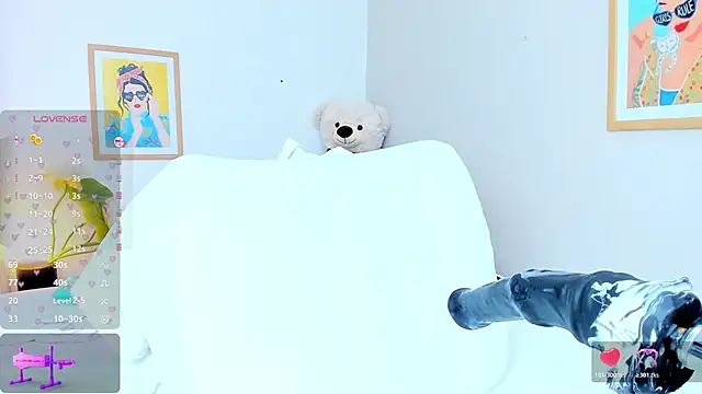 jasminnee  online show from 21, 4, 2026