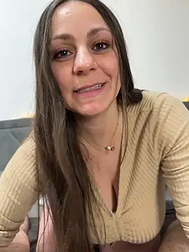 Snapshot of Loella-Rose chatting on 21, 2, 2026 Loella-Rose online show from 21, 2, 2026