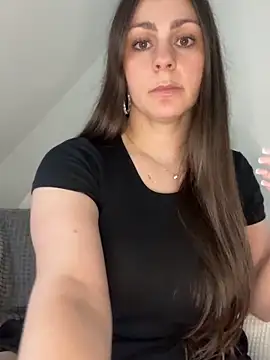 Loella-Rose online show from 19, 4, 2026