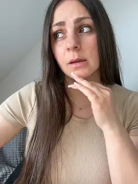 Loella-Rose online show from 20, 4, 2026