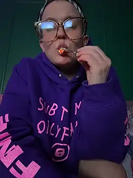 quinnmariexo online show from 27, 4, 2026