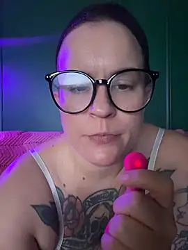 quinnmariexo online show from 11, 6, 2026