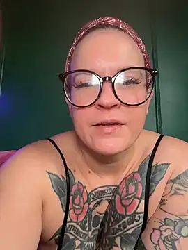 Snapshot of quinnmariexo chatting on 19, 6, 2026 quinnmariexo online show from 19, 6, 2026