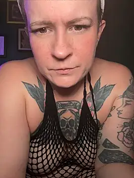 Snapshot of quinnmariexo chatting on 23, 7, 2026 quinnmariexo online show from 23, 7, 2026