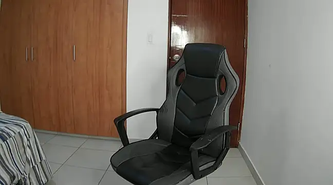 Snapshot of modexusparty1 chatting on 4, 1, 2025 modexusparty1 online show from 4, 1, 2025