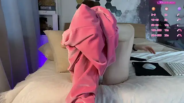 Snapshot of LinaWitch chatting on 2, 2, 2025 LinaWitch online show from 2, 2, 2025