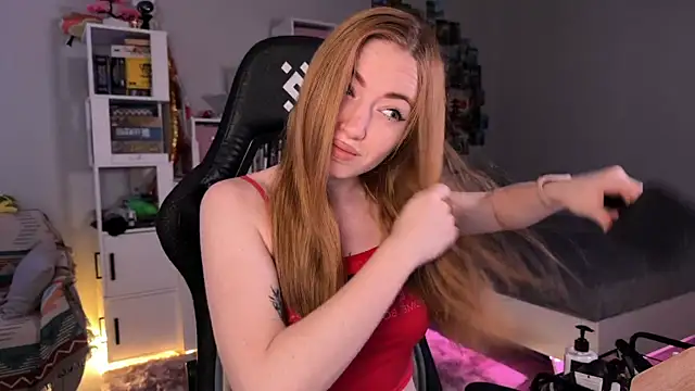 Snapshot of LinaWitch chatting on 24, 10, 2025 LinaWitch online show from 24, 10, 2025