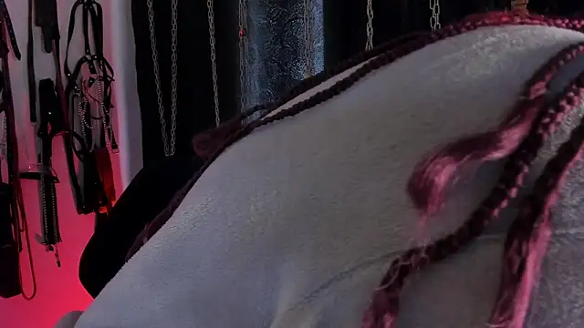 charrlotte quinn online show from 24, 2, 2026