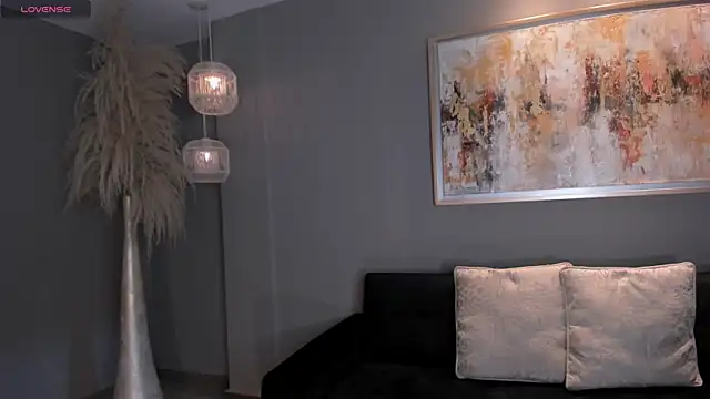 MollySundersX online show from 5, 2, 2025