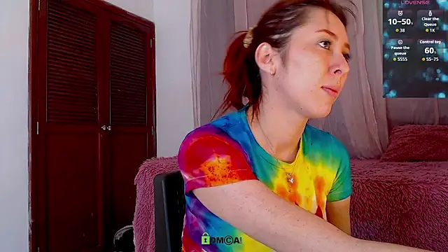 lanaturner  online show from 14, 10, 2025