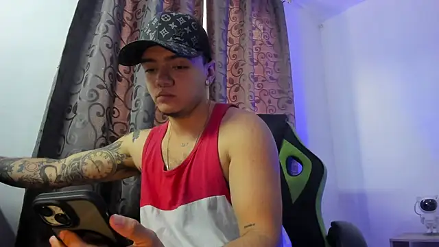 Snapshot of male_pussy chatting on 15, 9, 2025 male pussy online show from 15, 9, 2025