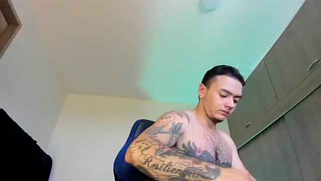 Snapshot of male_pussy chatting on 23, 9, 2025 male pussy online show from 23, 9, 2025