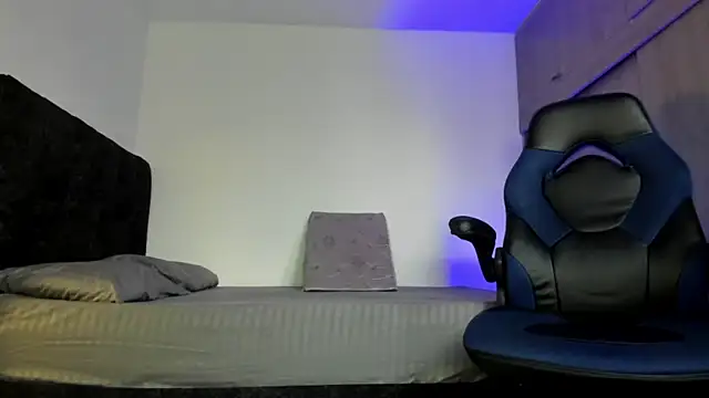 Snapshot of male_pussy chatting on 20, 10, 2025 male pussy online show from 20, 10, 2025