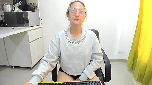 Adele johnsonn1 online show from 13, 3, 2025